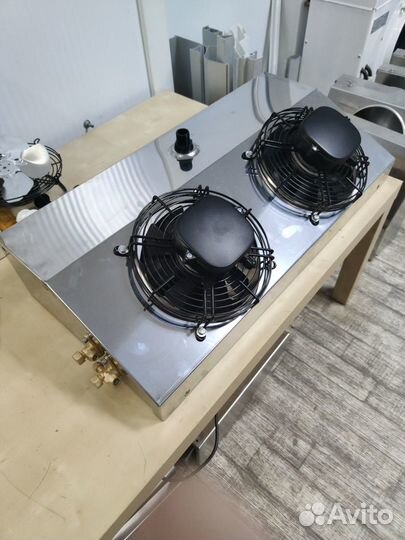 Воздухоохладитель потолочный. Испаритель фреоновый