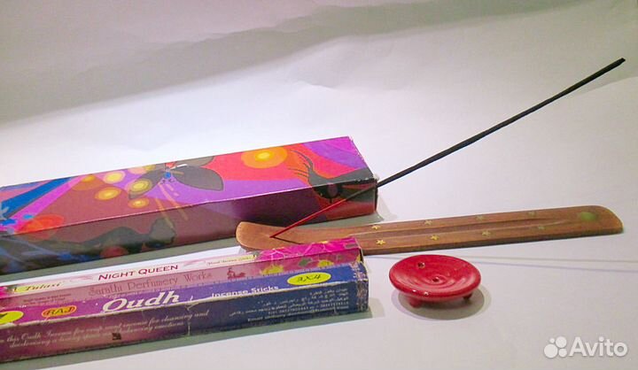 Благовония, Ароматические палочки и Подставки