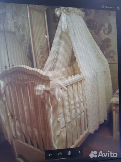 Детская кроватка с универсальным маятником