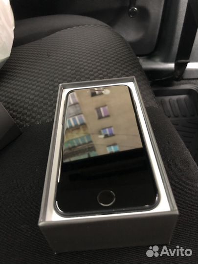 iPhone 8, 64 ГБ