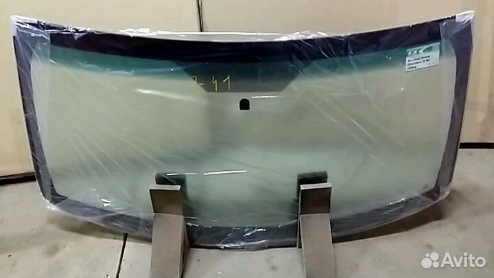 Стекло лобовое Jeep Grand Cherokee (WH/WK) 05-10