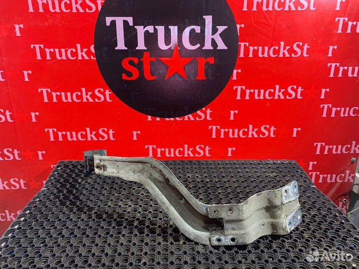 Кронштейн крыла переднего