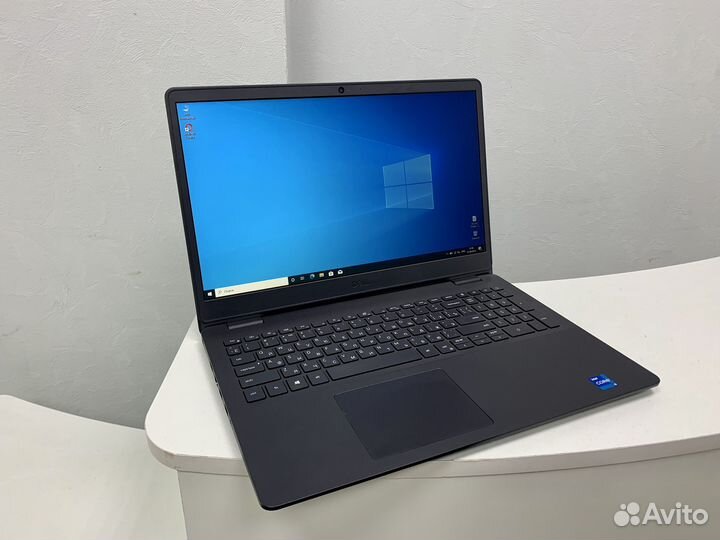 Ноутбук Dell vostro 15 / i5 / 16RAM / iris XE