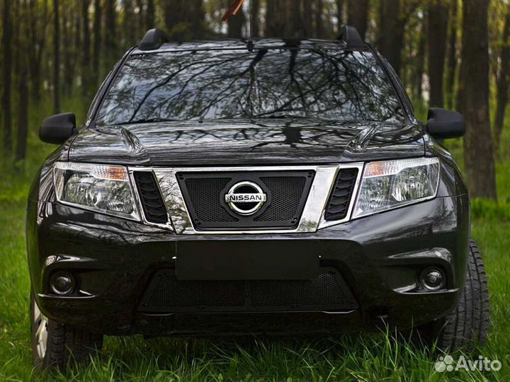 Сетка решетки переднего бампера Nissan Terrano