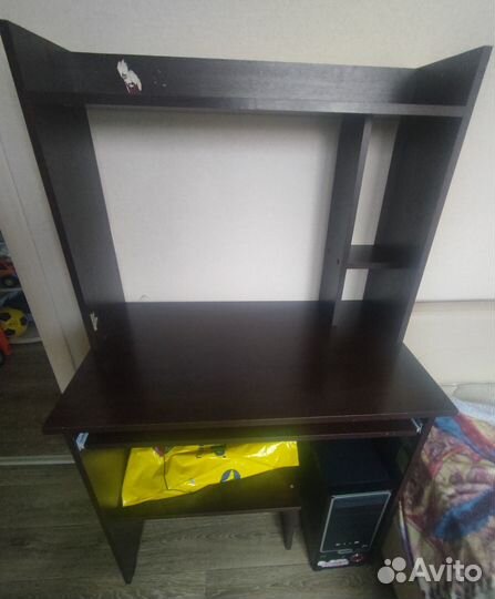 Компьютерный стол