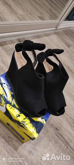 Босоножки женские