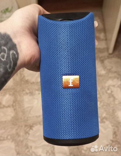 Портативная колонка jbl