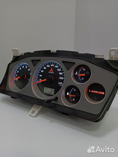 Шкала, накладка щитка приборов Lancer 9 MT
