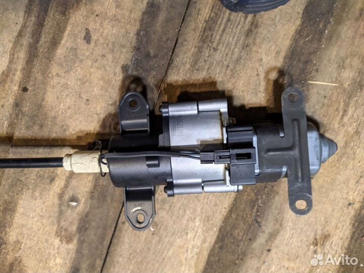 Моторчик открывания двери chrysler town&country