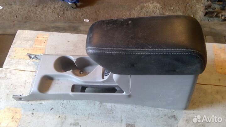 Подлокотник на Chevrolet Lacetti
