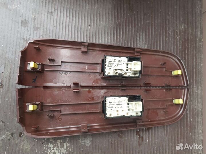 Тойота Камри 50 кнопки стеклоподемников пассажира