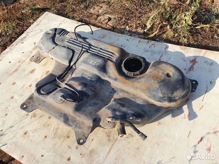 Топливный бак бензобак Renault Megane 2 1,4