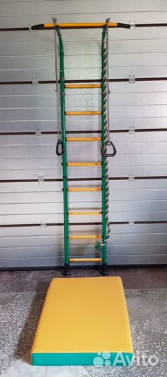Шведская стенка с турником /спорт уголок