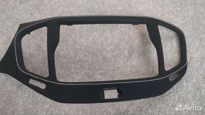 Магнитола штатная с рамкой для Лада Веста