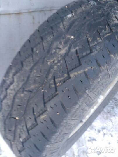 Toyo Open Country W/T 265/70 R16