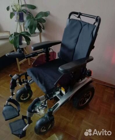 Инвалидная коляска с электроприводом