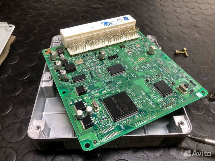 Блок управления двигателем Toyota Corolla