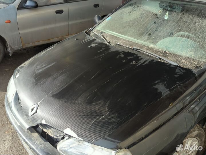 Капот Renault Laguna 1