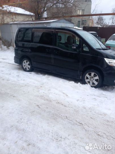 Nissan Serena 2.0 CVT, 2010, 300 000 км