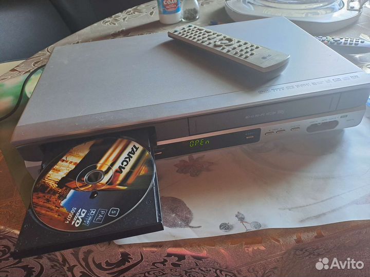 Видеомагнитофон lg