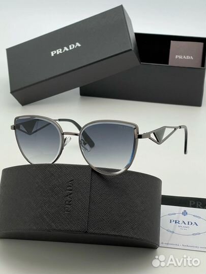 Солнцезащитные очки prada