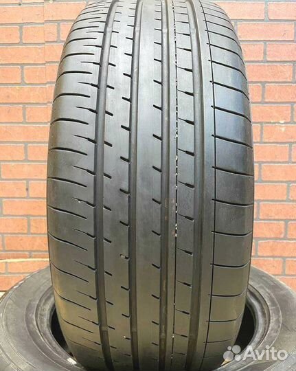 Yokohama BluEarth-XT AE61 235/55 R17 99H