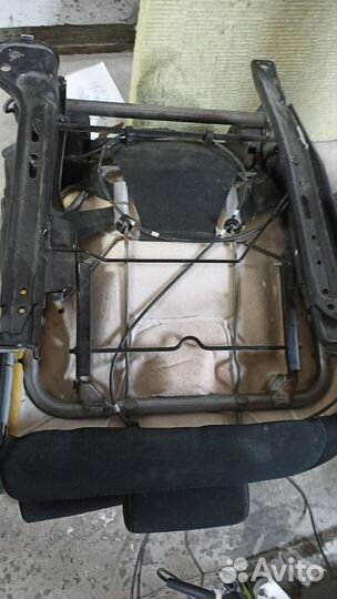 Задний ряд сидений Toyota Rav4