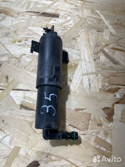 Форсунка омывателя фар правая Bmw X5 E70 N57D30