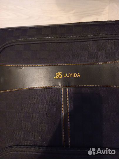 Чемодан на колесах бу большой москва