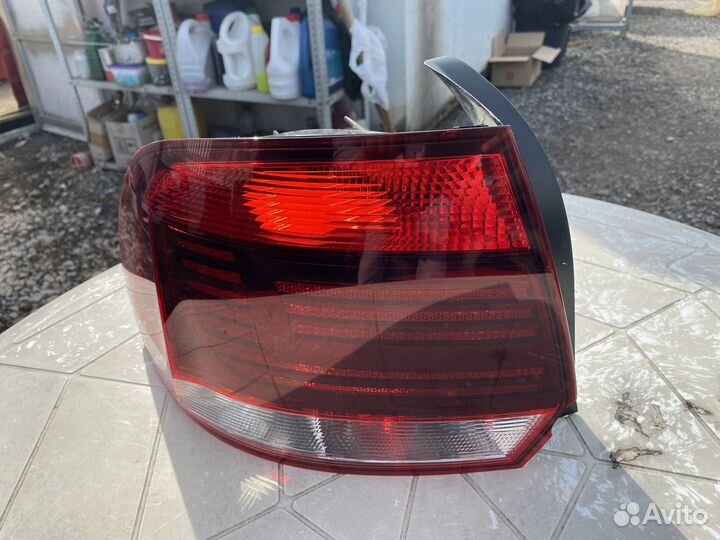 Фонарь задний левый volkswagen polo 5 Sedan