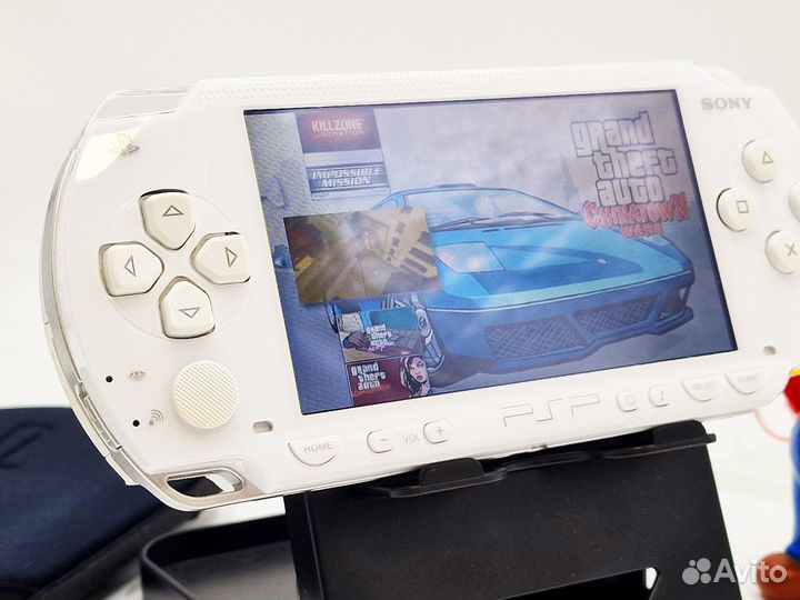 Sony PSP FAT White 1000 + 64Gb + любые игры