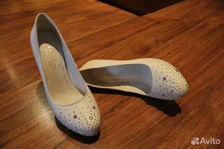 Белые туфли