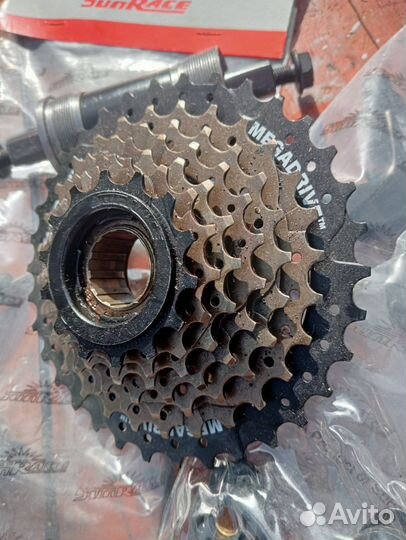 Велозапчасти(каретки,шатуны,тормоза)