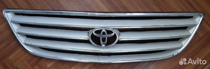 Решетка радиатора Toyota Gaia