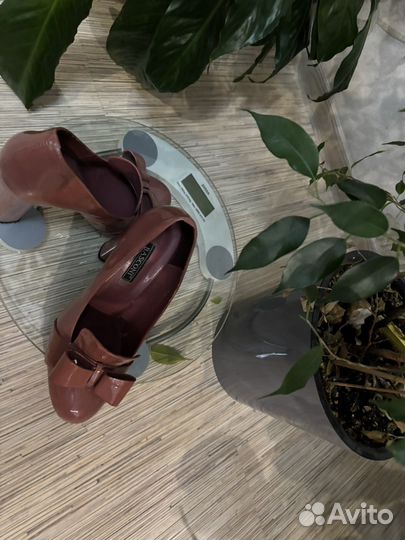 Туфли лак женские 38 размер