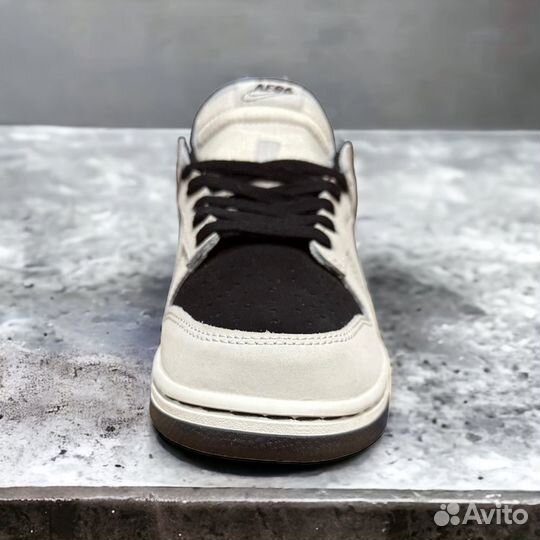 Кроссовки Nike SB Dunk Low Toyota AE86