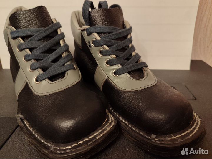 Лыжные ботинки с креплением