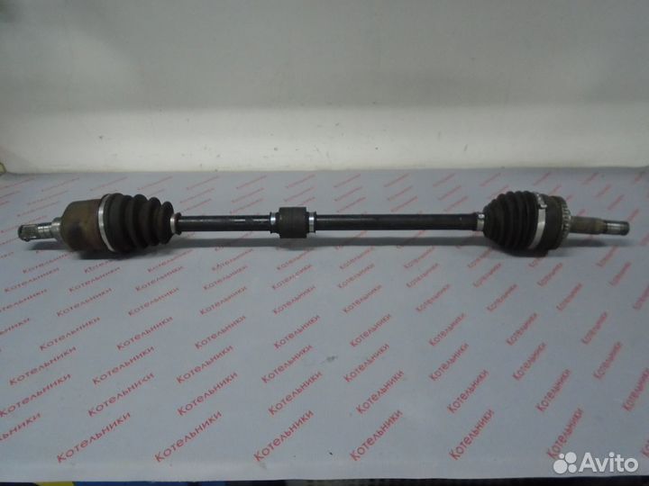 Nissan 39100-AU310 Вал приводной правый