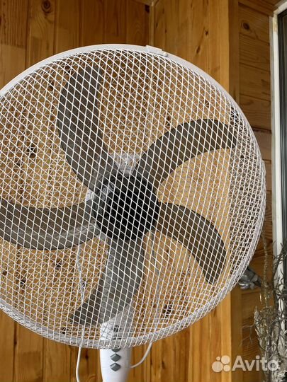 Вентилятор Hyundai H-SF16-F1602