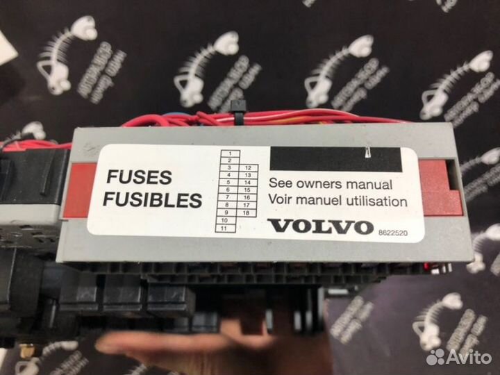 Блок предохранителей салонный Volvo S60 2.5L