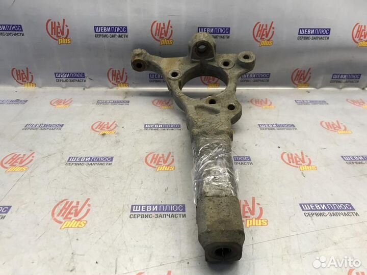 Кулак поворотный левый левый Cadillac CTS