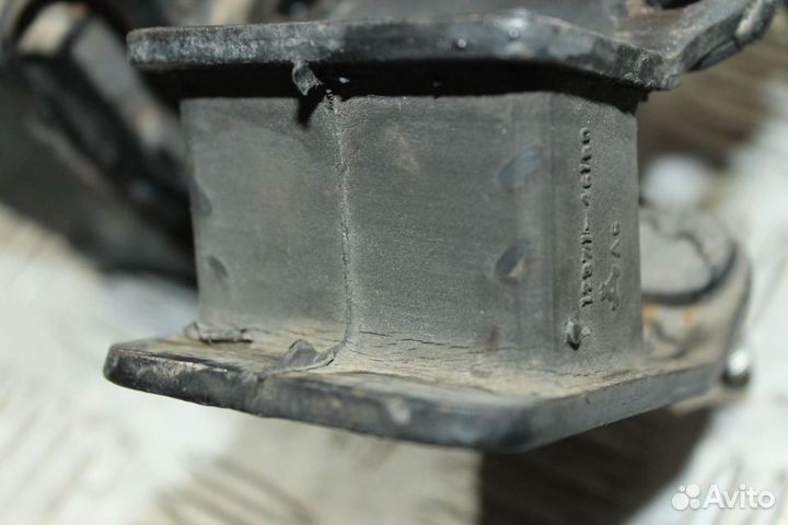 Подушка АКПП 1JZ-GE Toyota Mark Chaser 100 JZX100