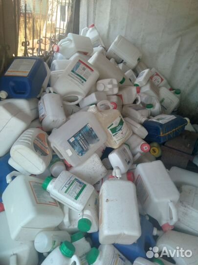 Канистры пластиковые бу