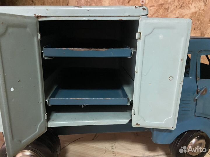 Машина железная сим - хлеб