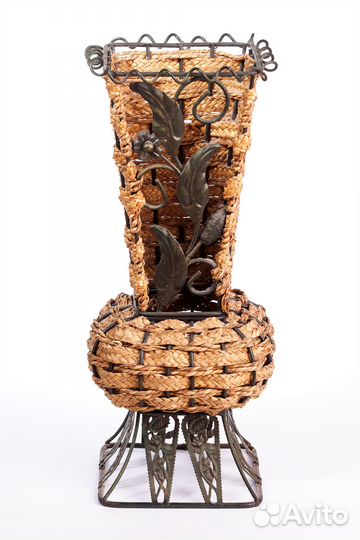 Ваза корзина плетеная винтажная с кованым узором