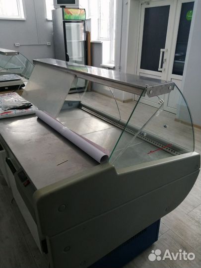 Продам холодильная витрина Премьер