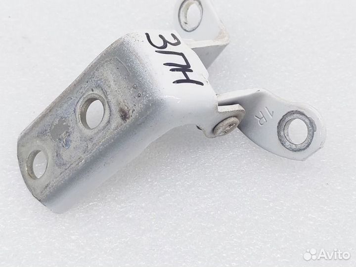 Петля двери задняя правая Toyota Corolla E180