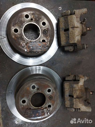 Суппорта задние Toyota Camry XV20