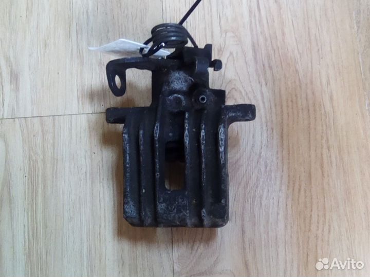 Суппорт задний правый A4 B6 8E0615424G