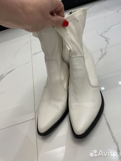 Ботильоны казаки Zara